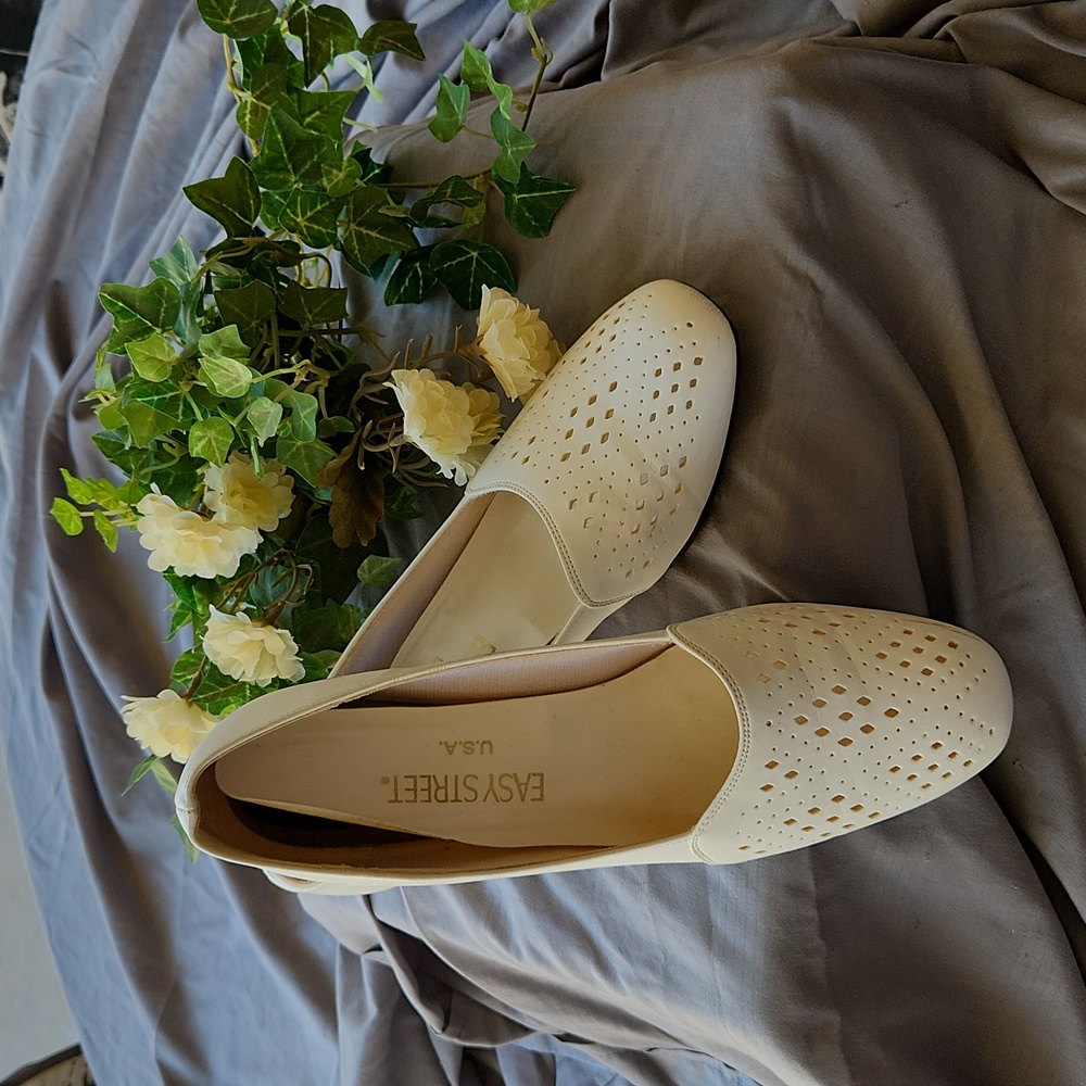 Easy Street Shoes